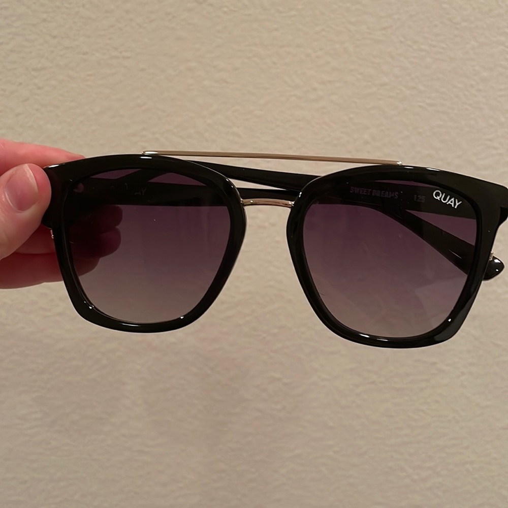 Quay black and gold sunglasses - perfect condition